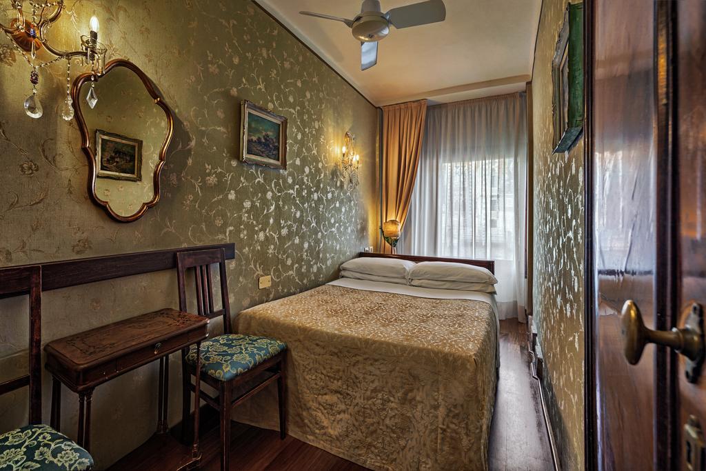 Hotel Galleria Венеция Екстериор снимка
