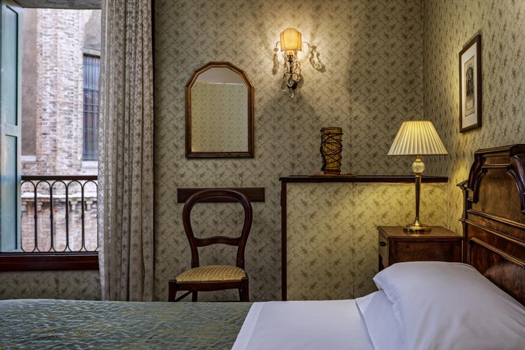 Hotel Galleria Венеция Екстериор снимка