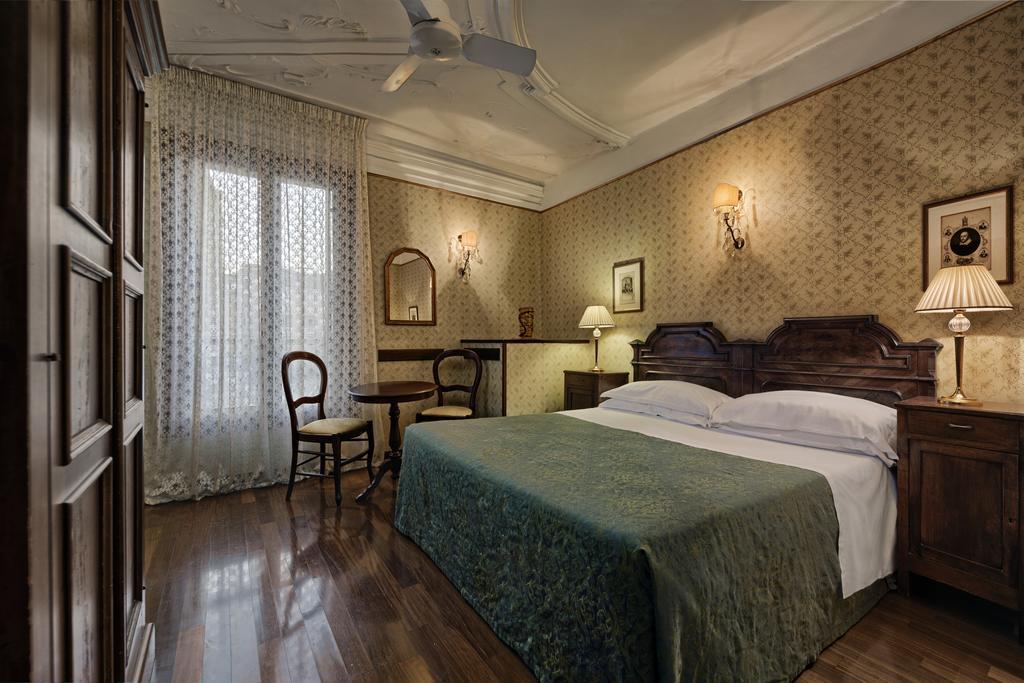 Hotel Galleria Венеция Екстериор снимка